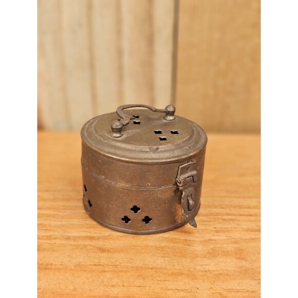 Vintage Brass Cricket Box - Picture 1 of 10